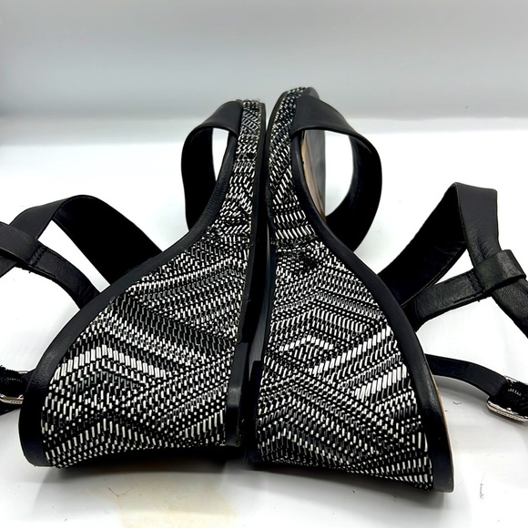 Cole Haan sandals size 7.5B - Picture 6 of 8